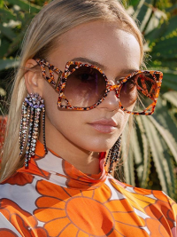 « Unveiling Sandra: The Ultimate Guide to Stylish Gradient Sunglasses for Every Fashionista »