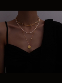 « Reviving Royal Elegance: Amy&rsquo;s Vintage Gold Plated Pearl Necklace with Queen Portrait »