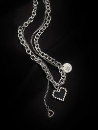 « Discover the Timeless Elegance of the Piper Mosaic Heart Pendant: A Non-Tarnish Stainless Steel Masterpiece »