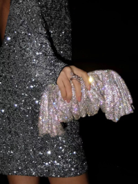 « Sparkle the Night Away: A Close Look at the Dazzling 001 Luxury Crystal-Embellished Evening Clutch Bag »