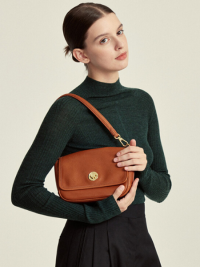 « Embrace Timeless Elegance with the Classic Tan Leather Shoulder Bag – Wendy »