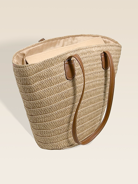 Beach Bag Essential: The Perfect Straw Tote for Summer Adventures